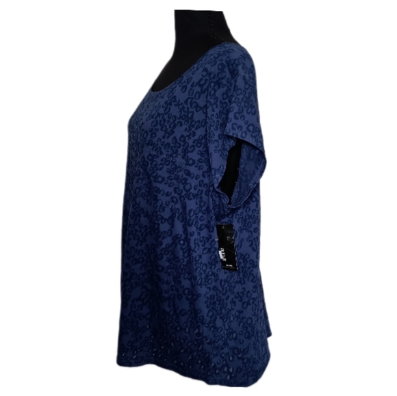 a.n.a. A New Approach Blue Animal Print Top – Size 1X – NWT - Picture 3 of 13